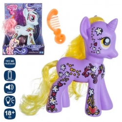 Unicornio con tatuajes