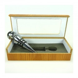 Tapón con vino y bolsa