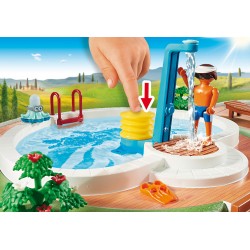 Piscina con ducha y otros accesorios de playmobil