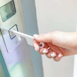 Llavero higiénico multiuso antibacteriano anti contacto