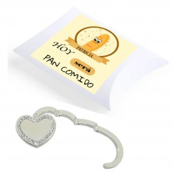 Cuelgabolsos corazón presentado en caja de regalo personalizada con nombre