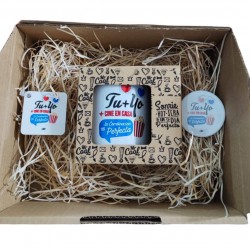 Pack regalo tu + yo + cine en casa igual la combinación perfecta taza + llavero + imán abridor
