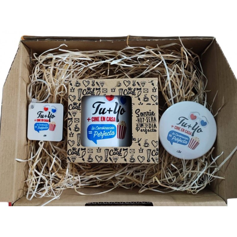 Pack regalo tu + yo + cine en casa igual la combinación perfecta taza + llavero + imán grande