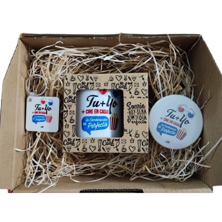 Pack regalo tu + yo + cine en casa igual la combinación perfecta taza + llavero + imán grande