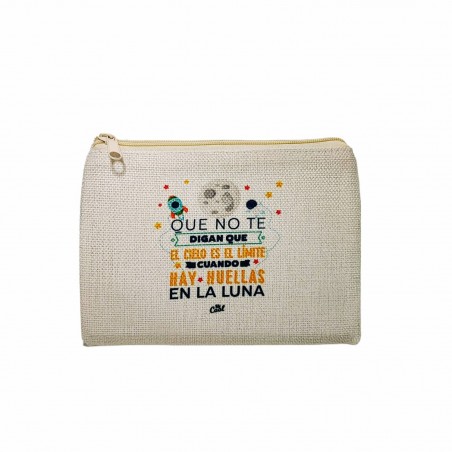 Neceser que no te digan que el cielo es el límite cuando hay huellas en la luna