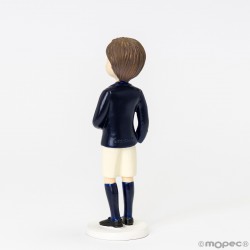 Figura de tarta comunión niño moreno con pantalón corto
