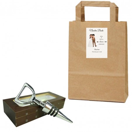 Tapón de vino y abrebotellas en bolsa kraft personalizada con nombre de invitado