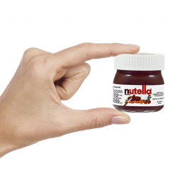 Nutella en caja de regalo personalizada con nombre de invitado y frase de agradecimiento