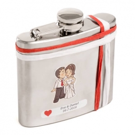 Petaca personalizada para bodas con adhesivo novios y decorada