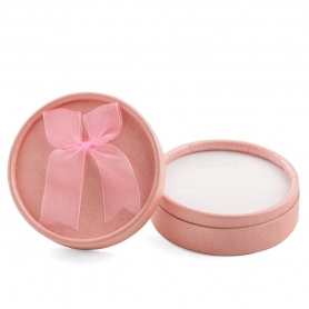 Pashmina con colgante corazón en caja de cartón con asas